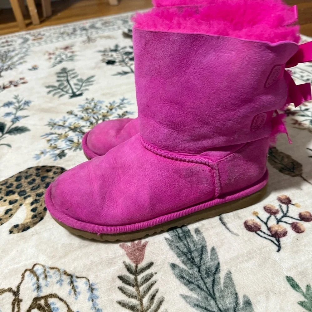 UGG Bailey Bow II Boots in Paz Pink size 4